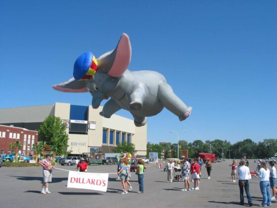 Flying Elephant Parade Balloon, 30'