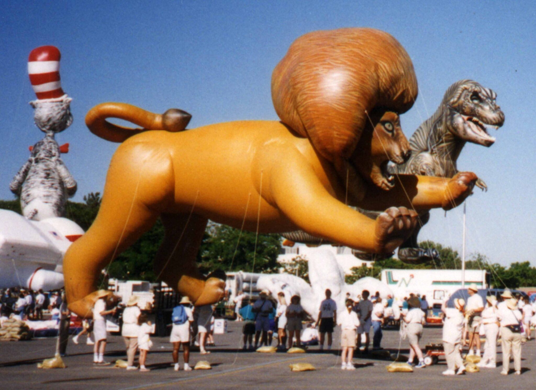 Realistic Lion Parade Balloon - Fabulous Inflatables, Animal Balloon Parade