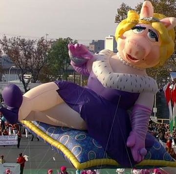 Miss Piggy Parade Balloon