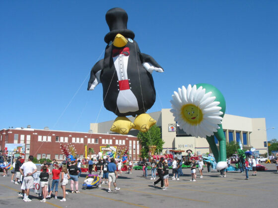 Tuxedo Penguin Parade Balloon