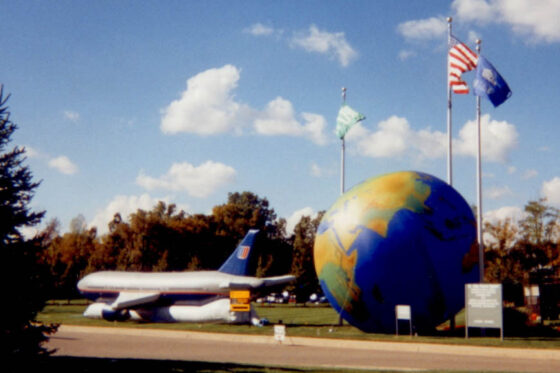 World Globe (Topographic) 25' Parade Balloon
