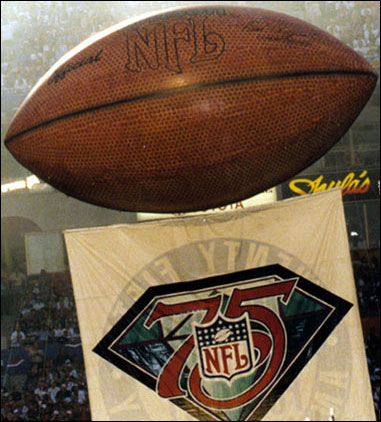 NFL Football Parade Balloon, 30'
