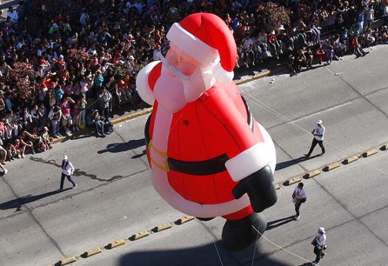 Santa Parade Balloon (Jingle all the Way)