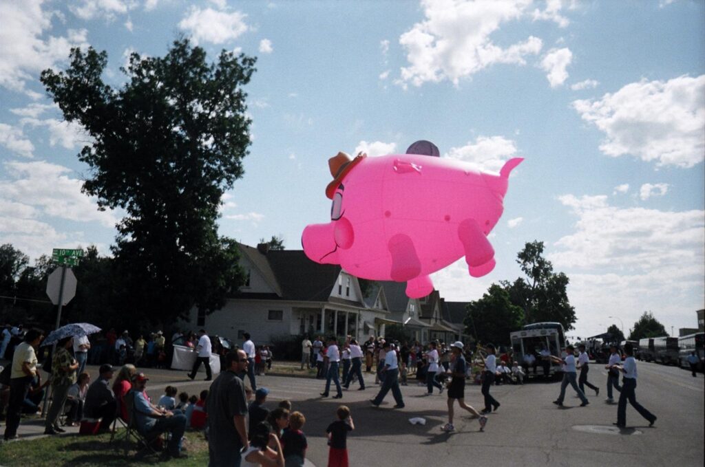 Piggy Bank Parade Balloon, 20' - Fabulous Inflatables, Animal Parade