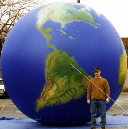 World Globe Parade Balloon, 14'