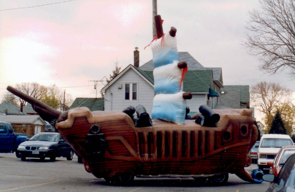 Pirate Ship Parade Float (Gulliver's Schooner)