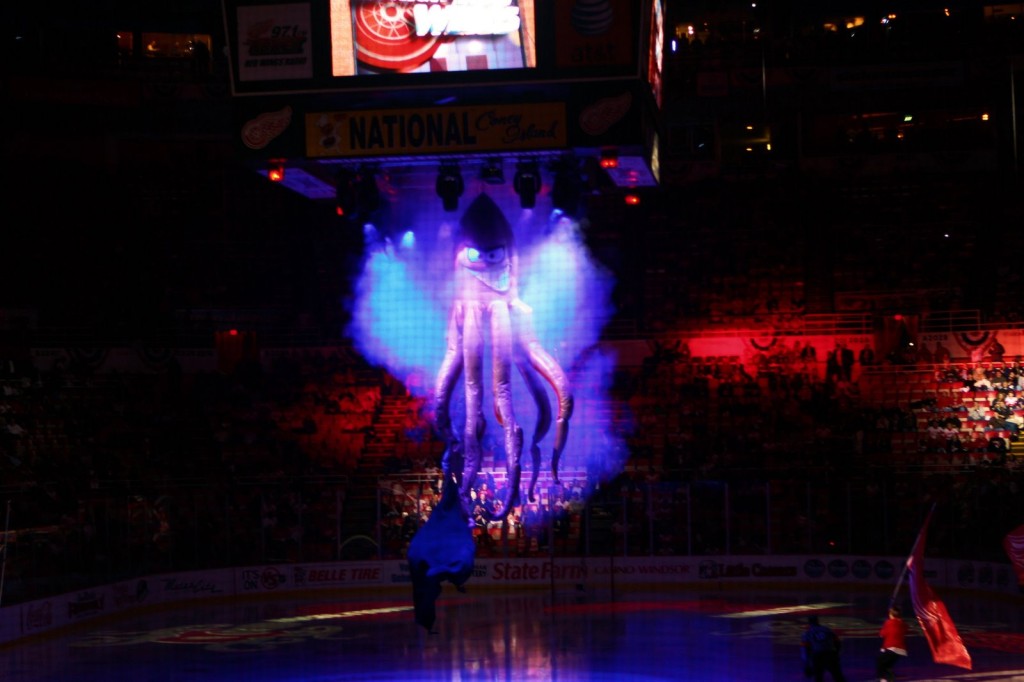 Red Wings Octopus, Descending onto the Ice